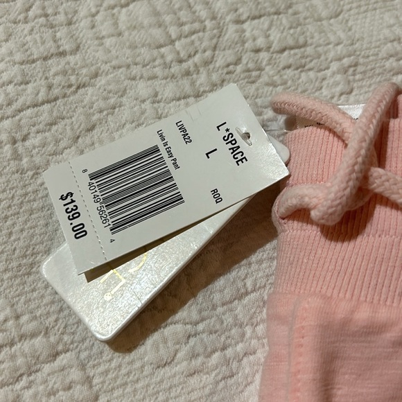 L Space Livin is easy pant/jogger. Large - Picture 3 of 9